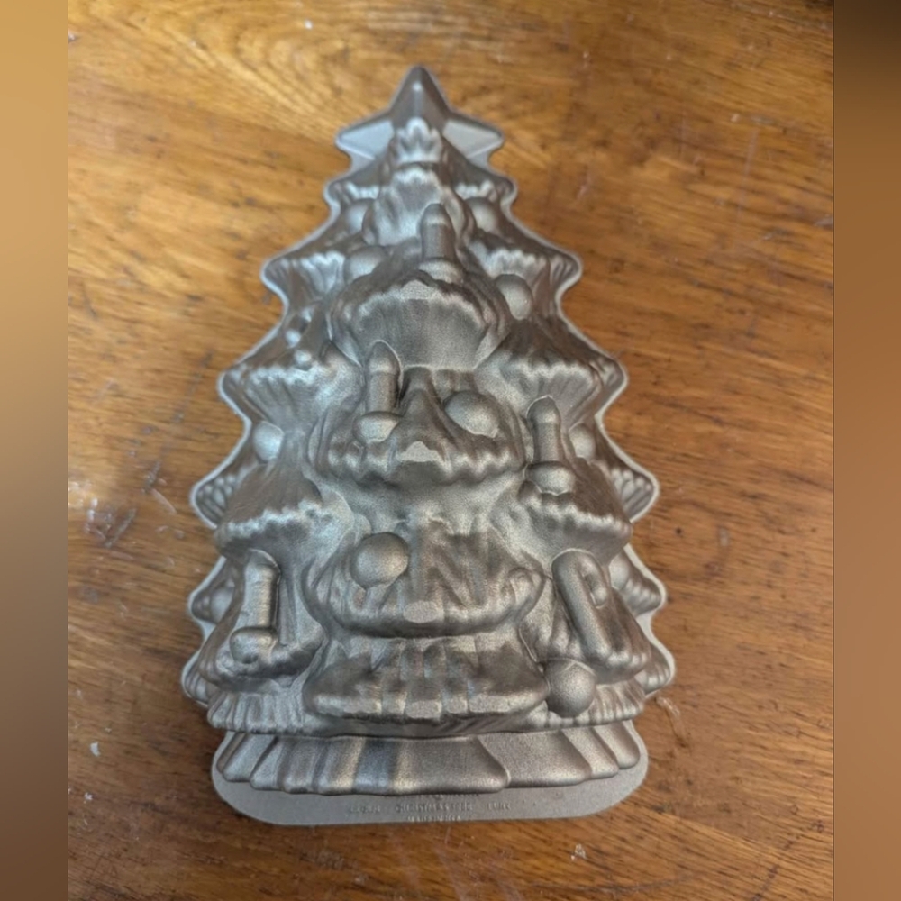 Nordic ware Christmas Tree Baking Pan